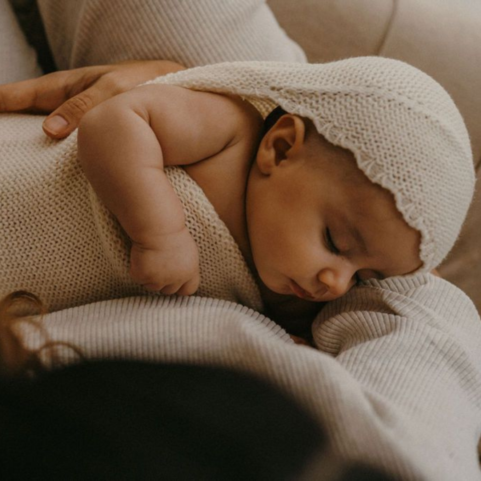 Inbaker cocon voor baby's: Donkerroze