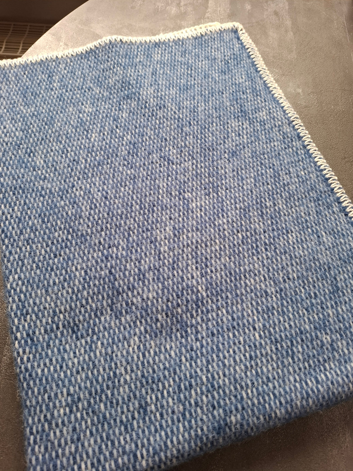 Wollen wiegdeken in verschillende kleuren